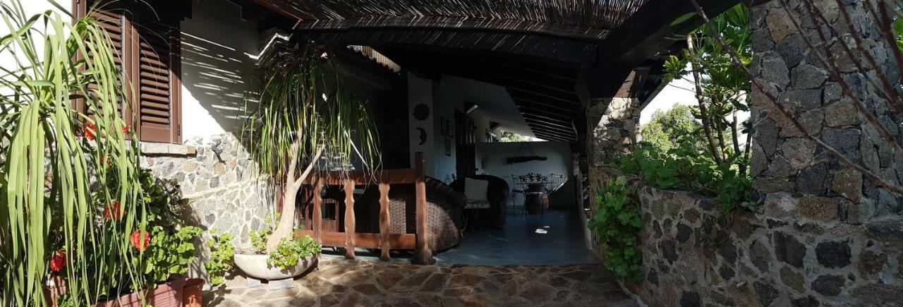 B&B Il Giardino Arbus Bagian luar foto